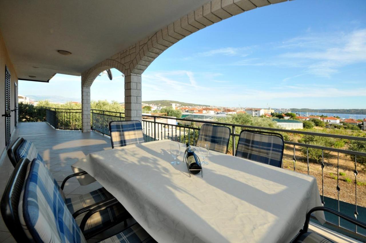 Roso Apartment With Sea View Трогір Екстер'єр фото