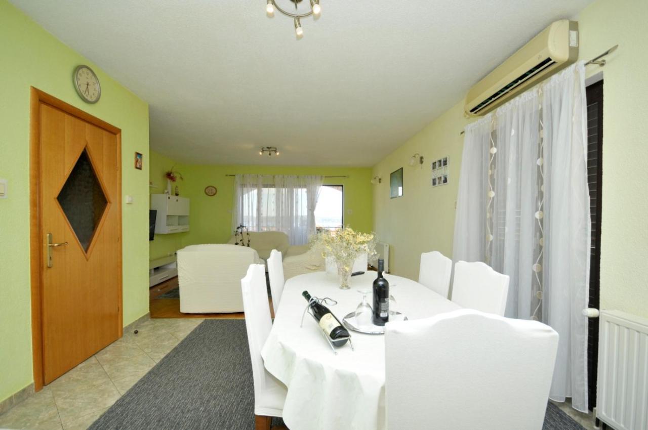 Roso Apartment With Sea View Трогір Екстер'єр фото
